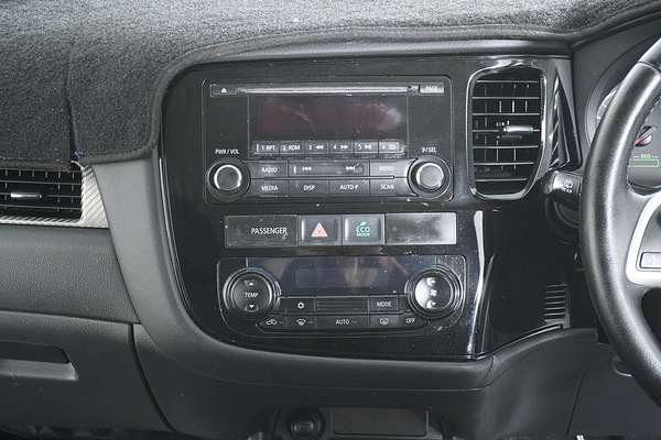 2013 Mitsubishi OUTLANDER ES (4x2) ZJ