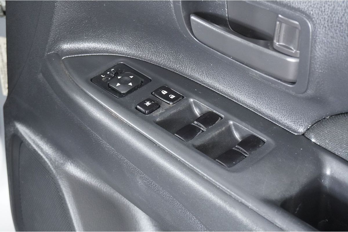 2013 Mitsubishi OUTLANDER ES (4x2) ZJ