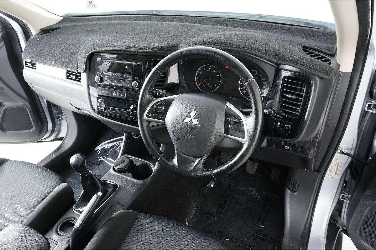 2013 Mitsubishi OUTLANDER ES (4x2) ZJ