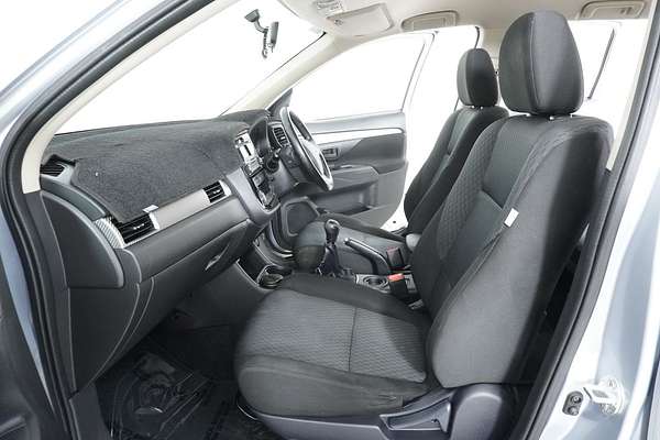 2013 Mitsubishi OUTLANDER ES (4x2) ZJ