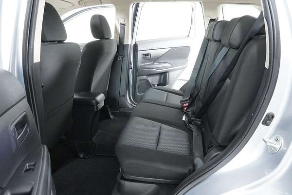 2013 Mitsubishi OUTLANDER ES (4x2) ZJ