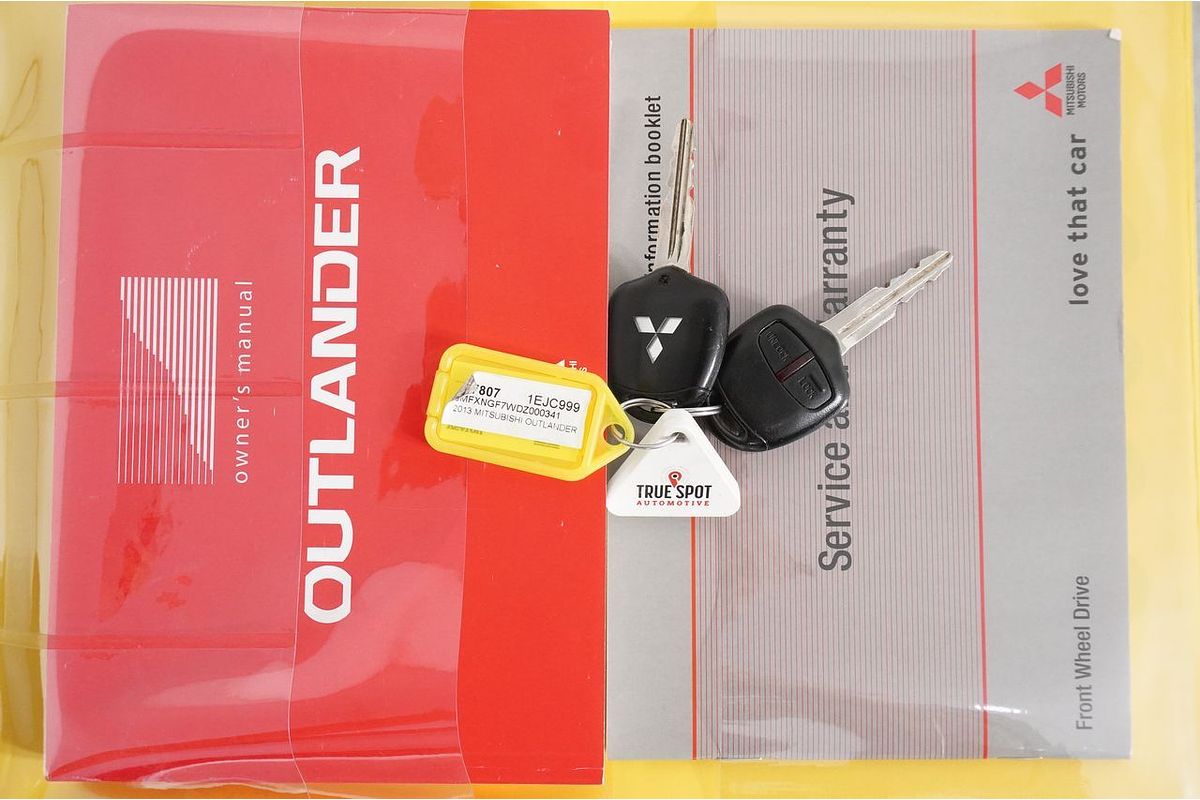 2013 Mitsubishi OUTLANDER ES (4x2) ZJ