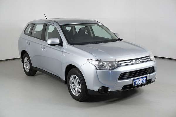 2013 Mitsubishi OUTLANDER ES (4x2) ZJ