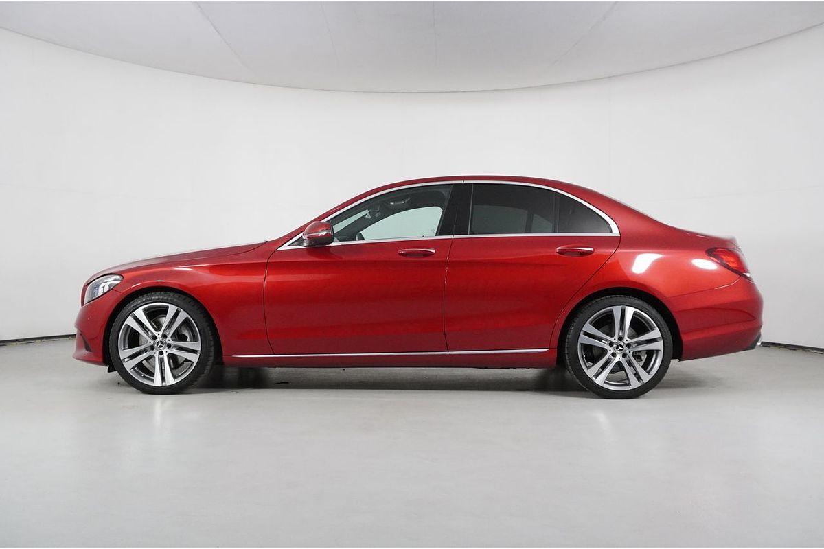 Vehicle photo 4