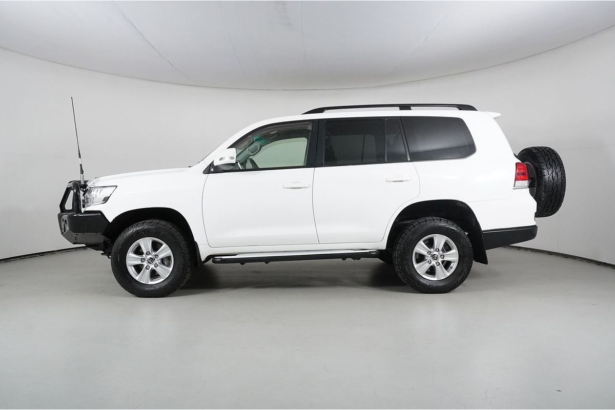 Vehicle photo 4