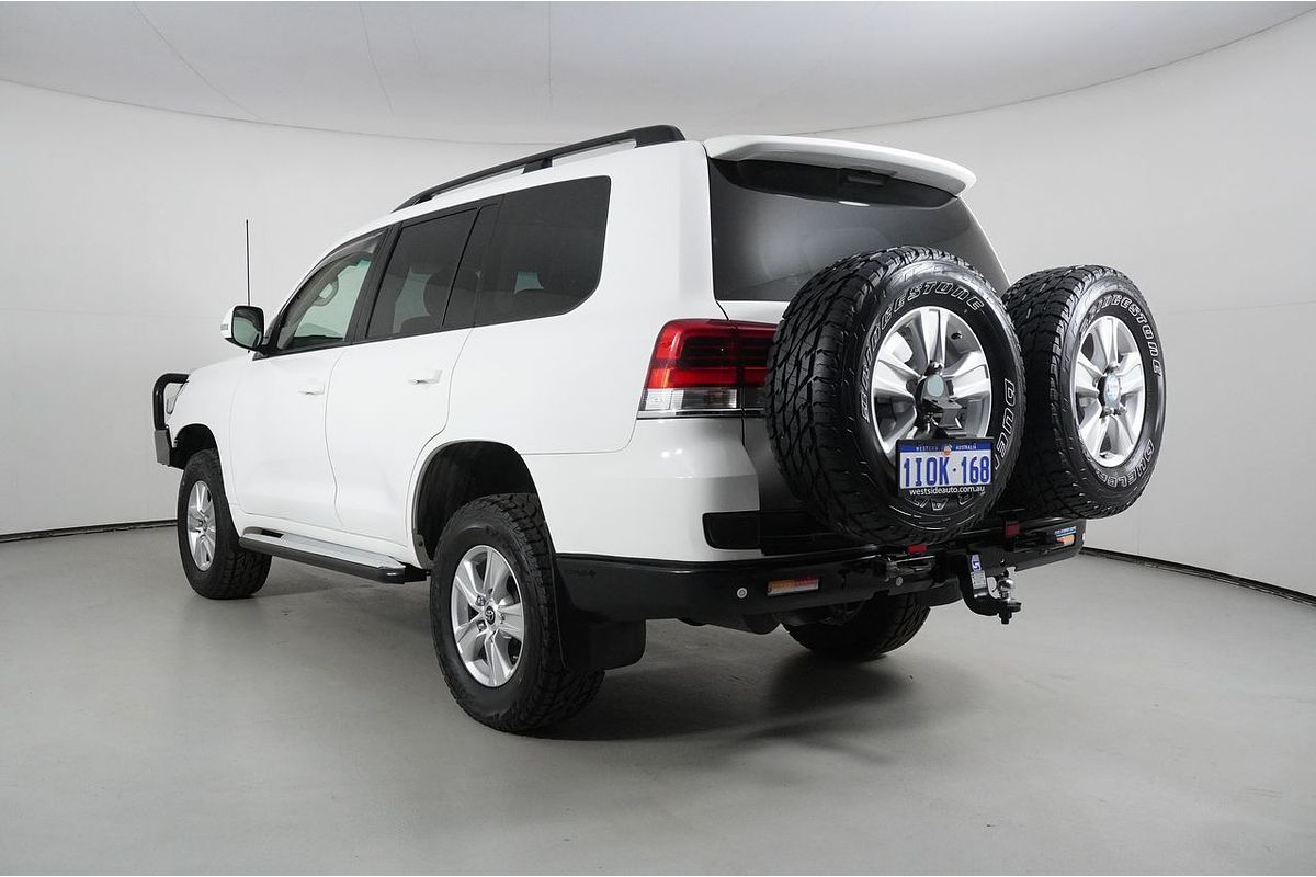 Vehicle photo 5