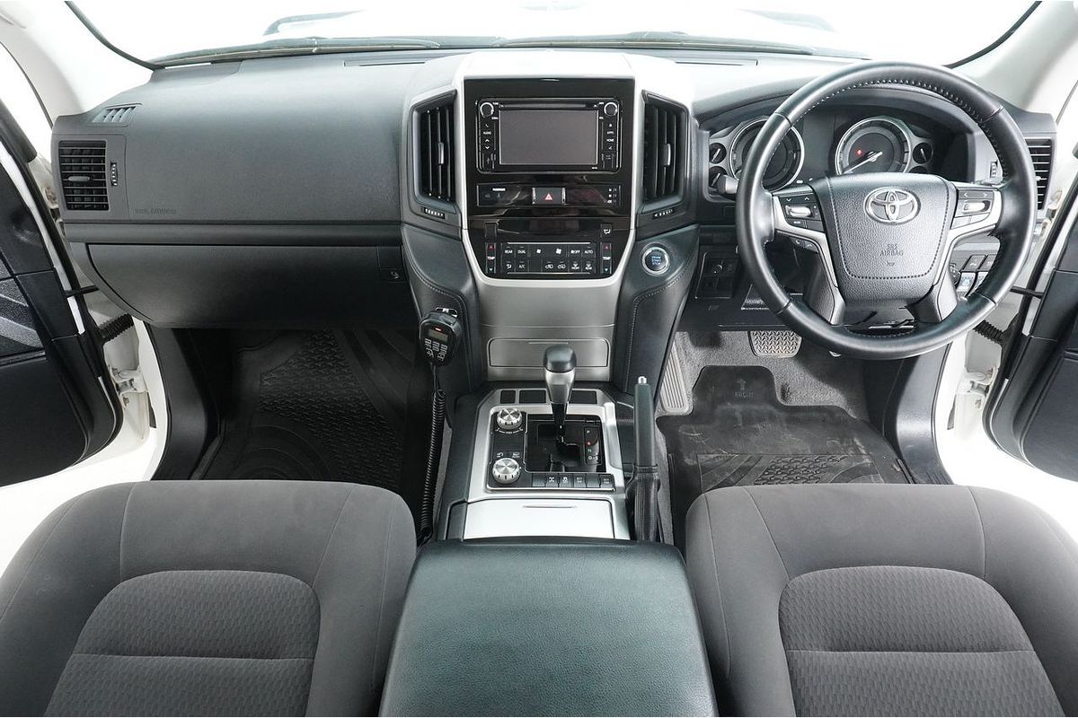 Vehicle photo 9