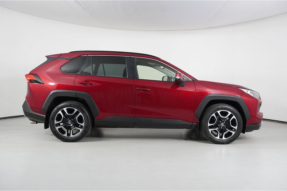 Vehicle photo 8