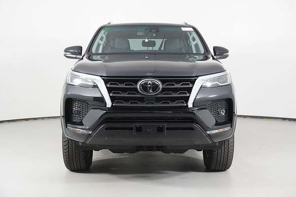 2022 Toyota FORTUNER GXL PREMIUM INTERIOR GUN156R