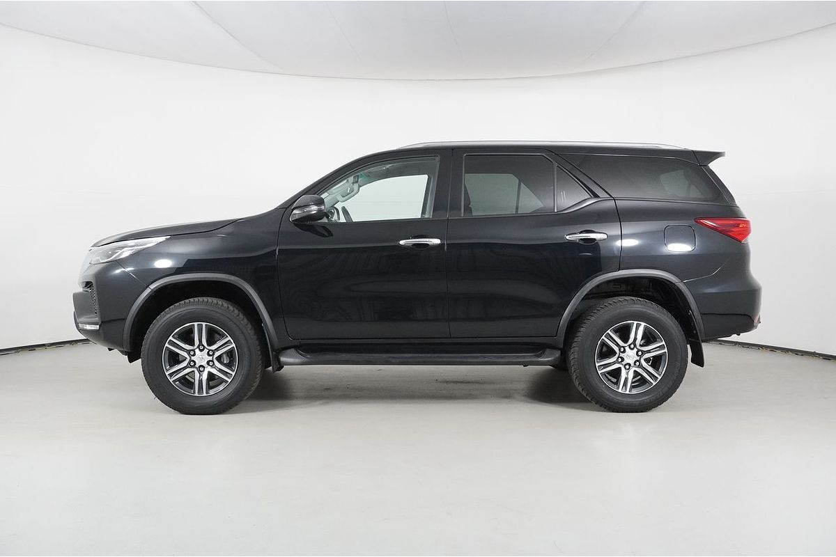 2022 Toyota FORTUNER GXL PREMIUM INTERIOR GUN156R