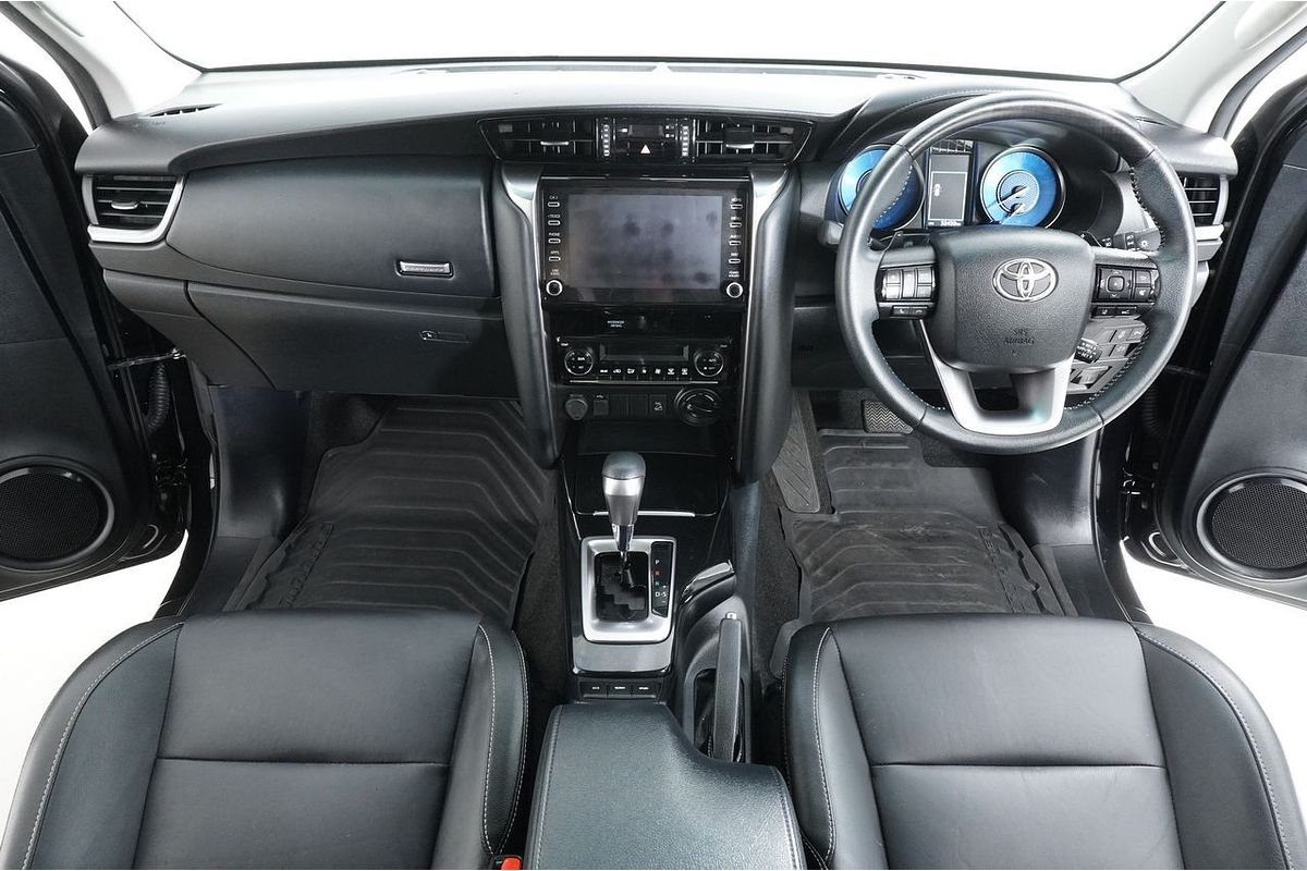 2022 Toyota FORTUNER GXL PREMIUM INTERIOR GUN156R