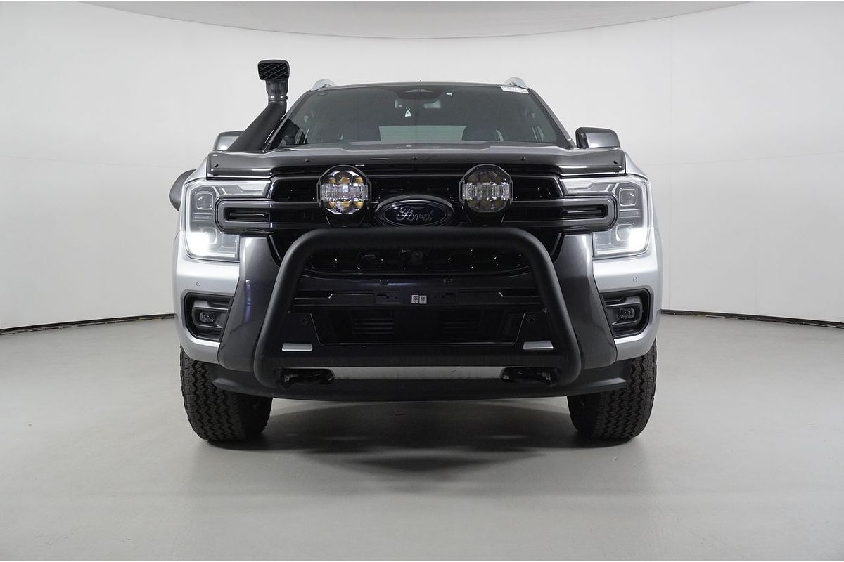 Vehicle photo 2