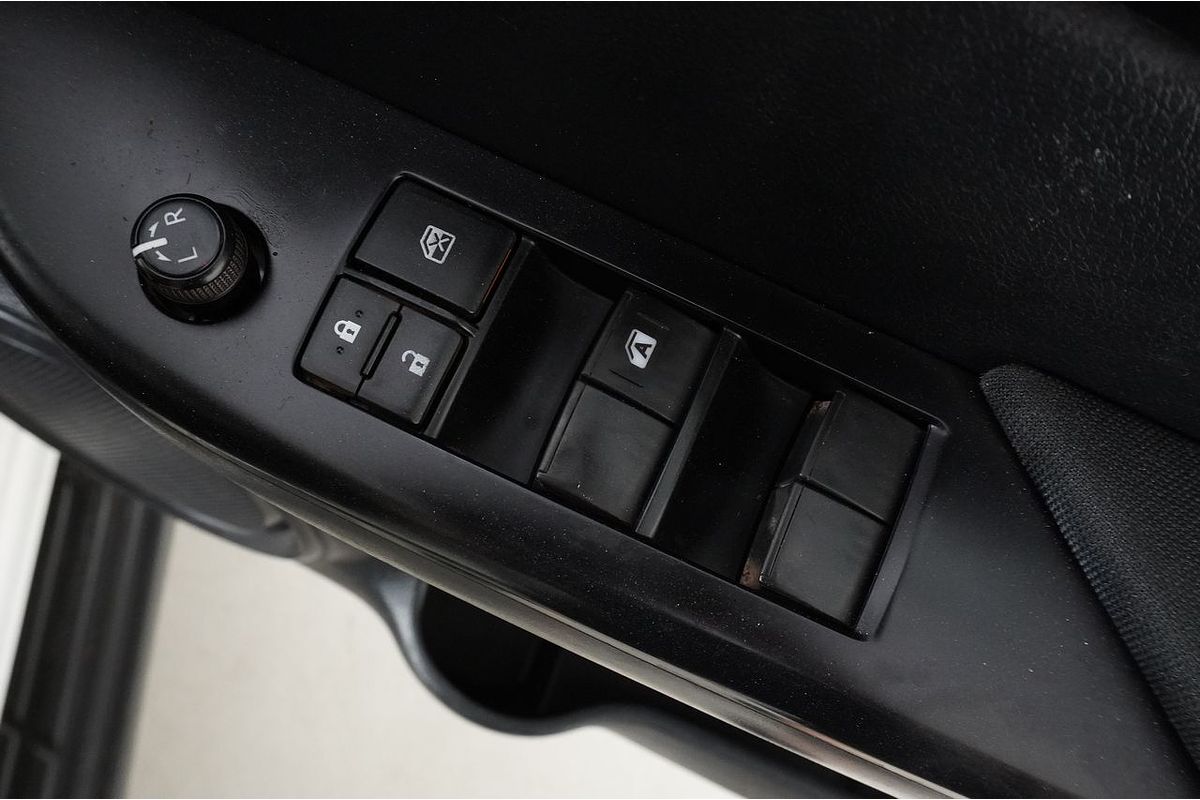 2019 Toyota Hilux SR GUN126R 4X4