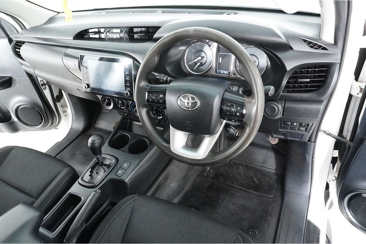 2021 Toyota HILUX SR (4x4) GUN126R FACELIFT 4X4