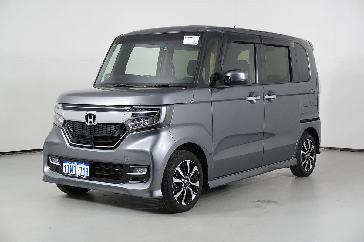 Vehicle photo 3