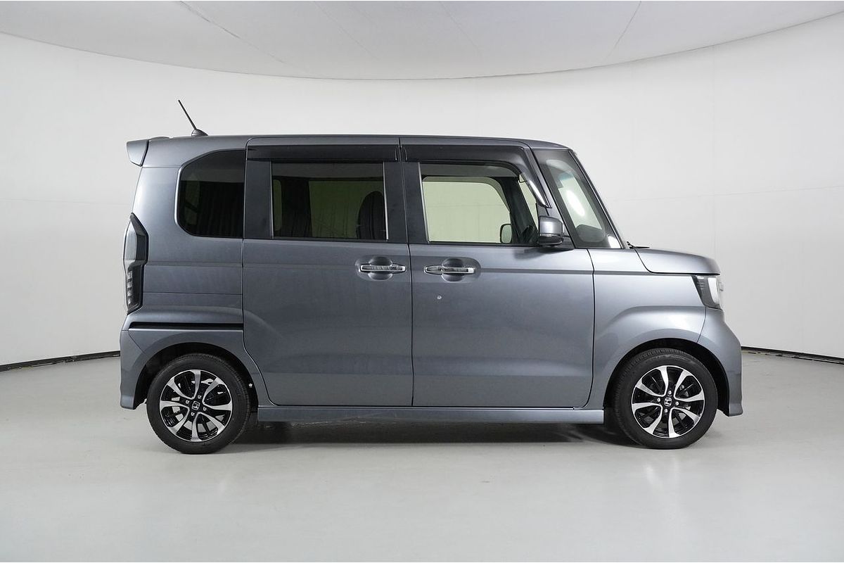 Vehicle photo 8