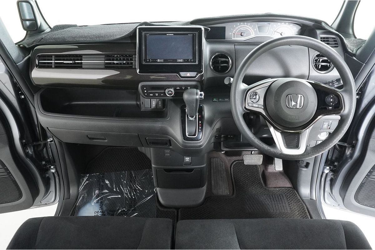 Vehicle photo 9