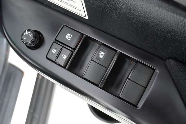 2021 Toyota HILUX SR (4x4) GUN126R FACELIFT 4X4