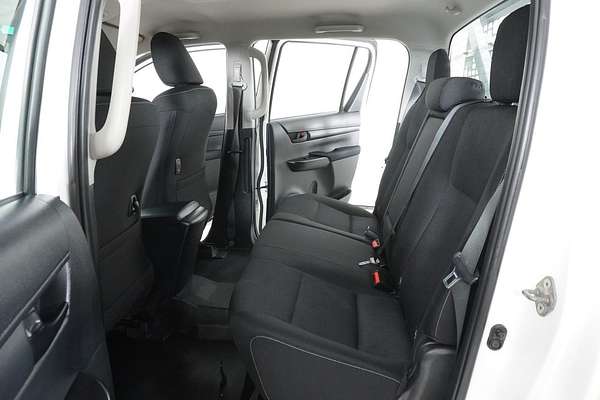 2021 Toyota HILUX SR (4x4) GUN126R FACELIFT 4X4