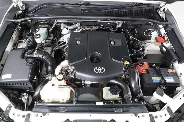2021 Toyota HILUX SR (4x4) GUN126R FACELIFT 4X4