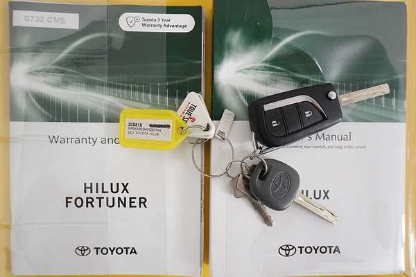 2021 Toyota HILUX SR (4x4) GUN126R FACELIFT 4X4