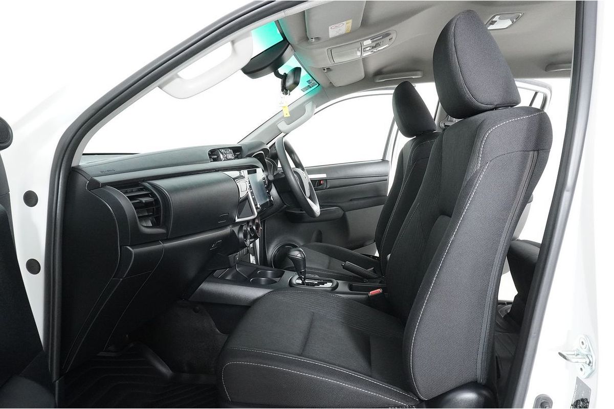 2024 Toyota HILUX SR (4x4) GUN126R 4X4