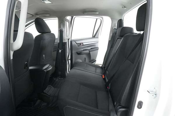 2024 Toyota HILUX SR (4x4) GUN126R 4X4