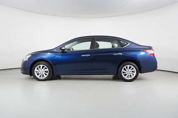 2013 Nissan PULSAR ST B17
