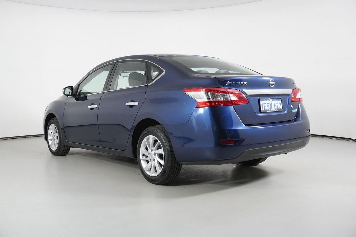 2013 Nissan PULSAR ST B17