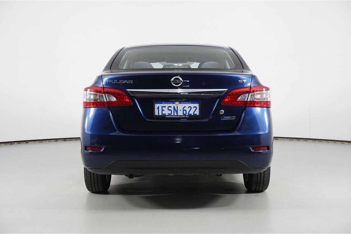 2013 Nissan PULSAR ST B17