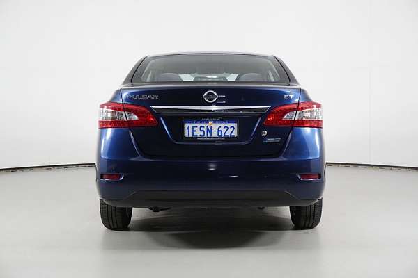2013 Nissan PULSAR ST B17