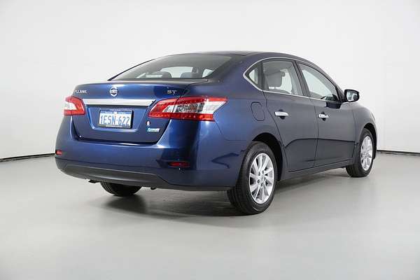 2013 Nissan PULSAR ST B17
