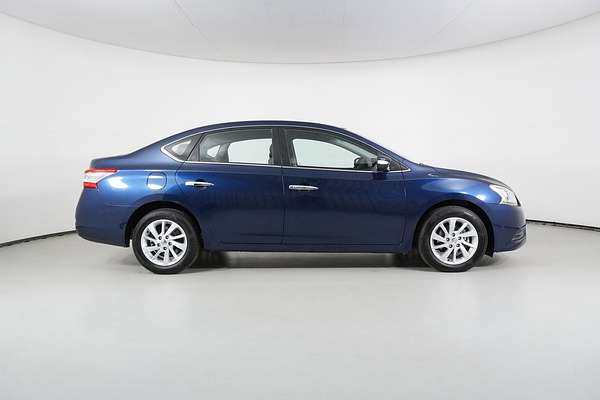 2013 Nissan PULSAR ST B17