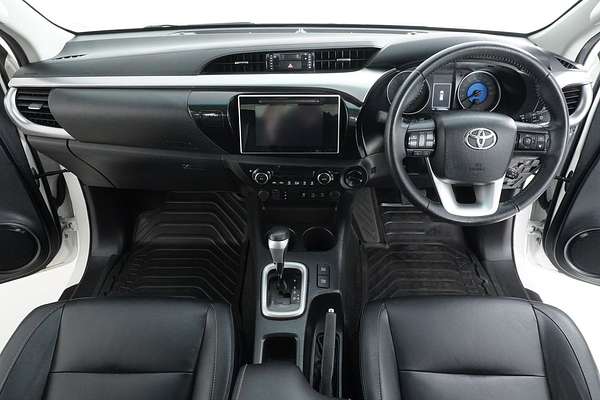2018 Toyota HILUX SR5 (4x4) GUN126R MY19 4X4