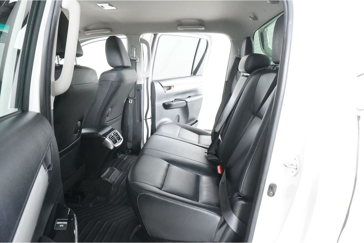 2018 Toyota HILUX SR5 (4x4) GUN126R MY19 4X4
