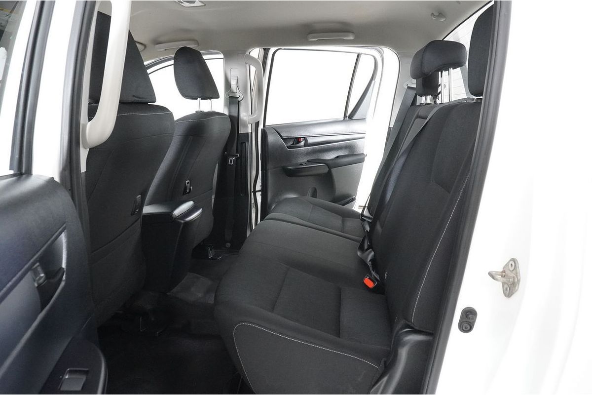 2021 Toyota HILUX SR (4x4) GUN126R FACELIFT 4X4