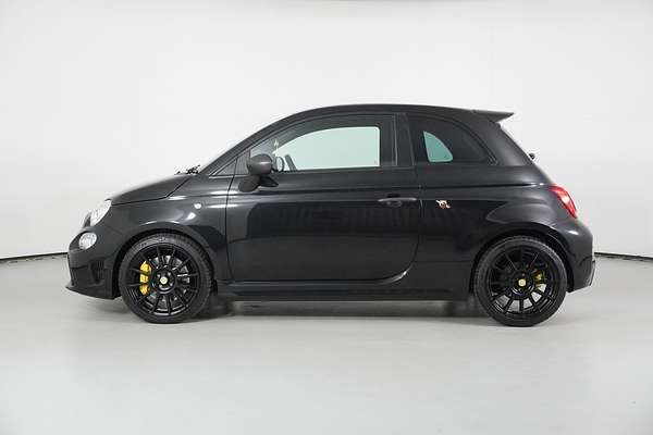 2022 Abarth 695 Competizione