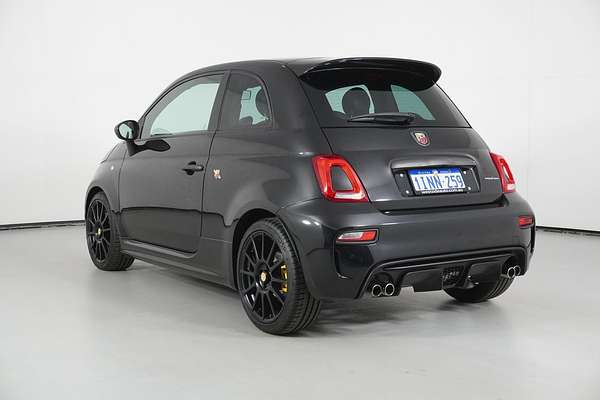 2022 Abarth 695 Competizione