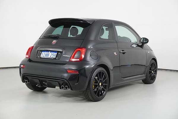 2022 Abarth 695 Competizione