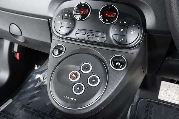 2022 Abarth 695 Competizione