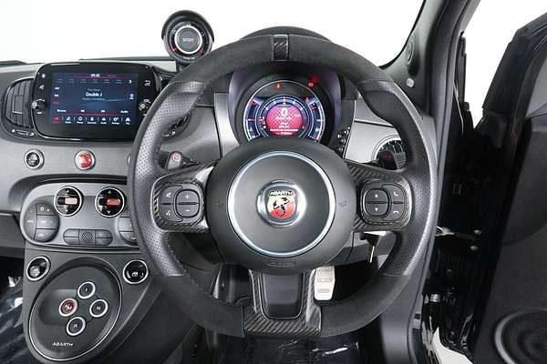 2022 Abarth 695 Competizione