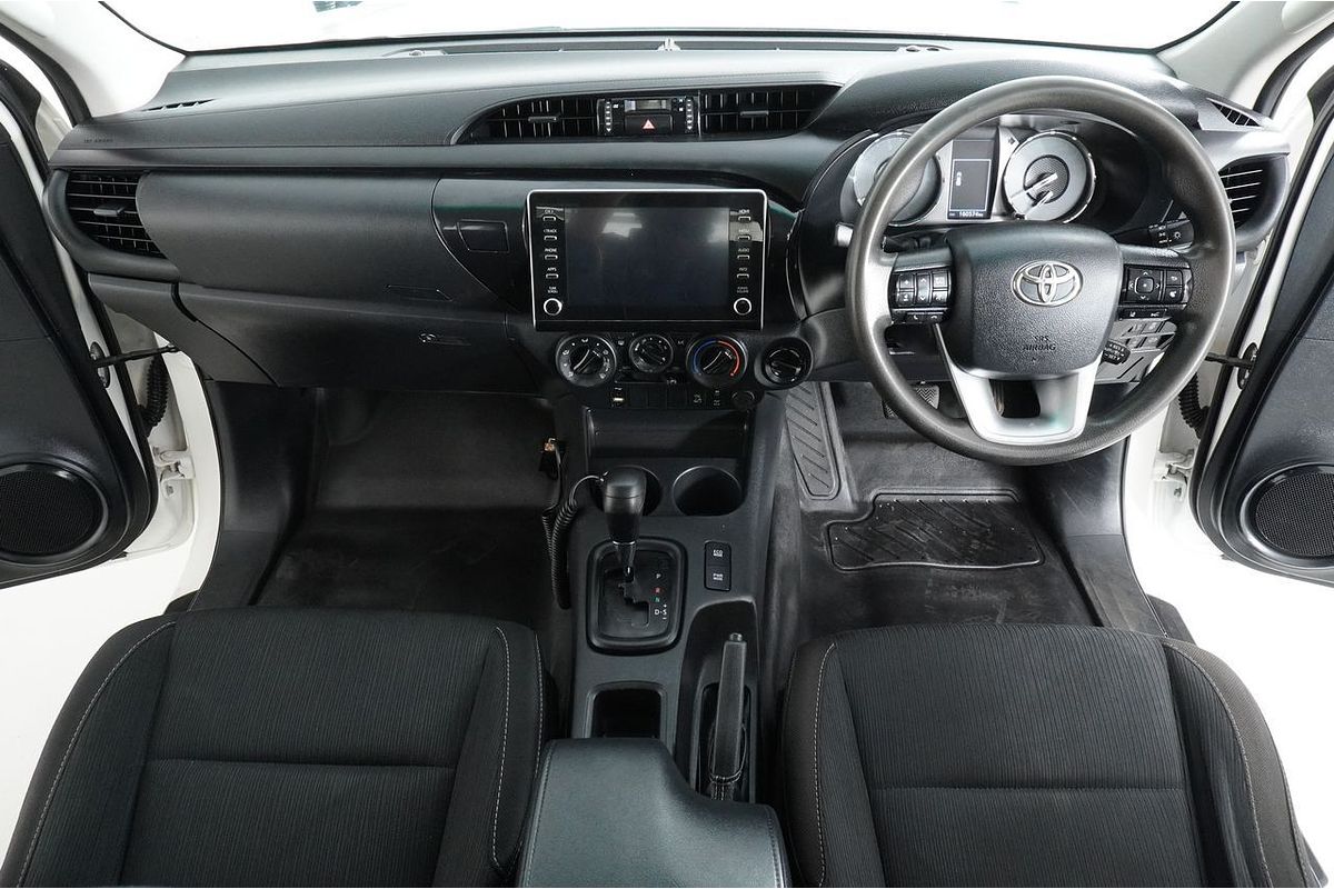 2021 Toyota HILUX SR (4x4) GUN126R FACELIFT 4X4