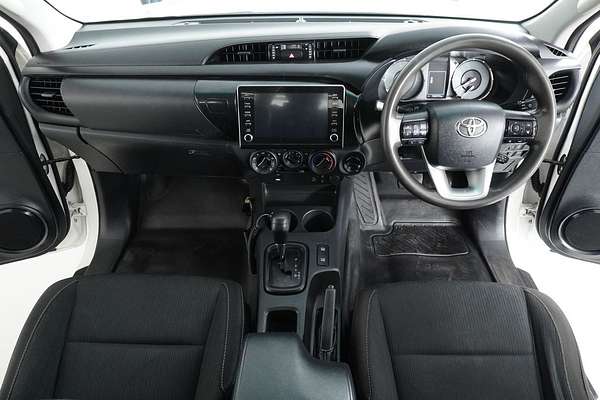 2021 Toyota HILUX SR (4x4) GUN126R FACELIFT 4X4