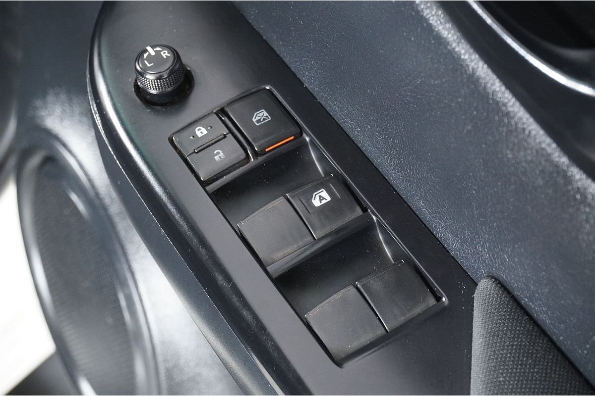 2021 Toyota HILUX SR (4x4) GUN126R FACELIFT 4X4