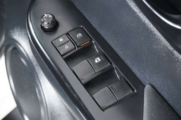 2021 Toyota HILUX SR (4x4) GUN126R FACELIFT 4X4