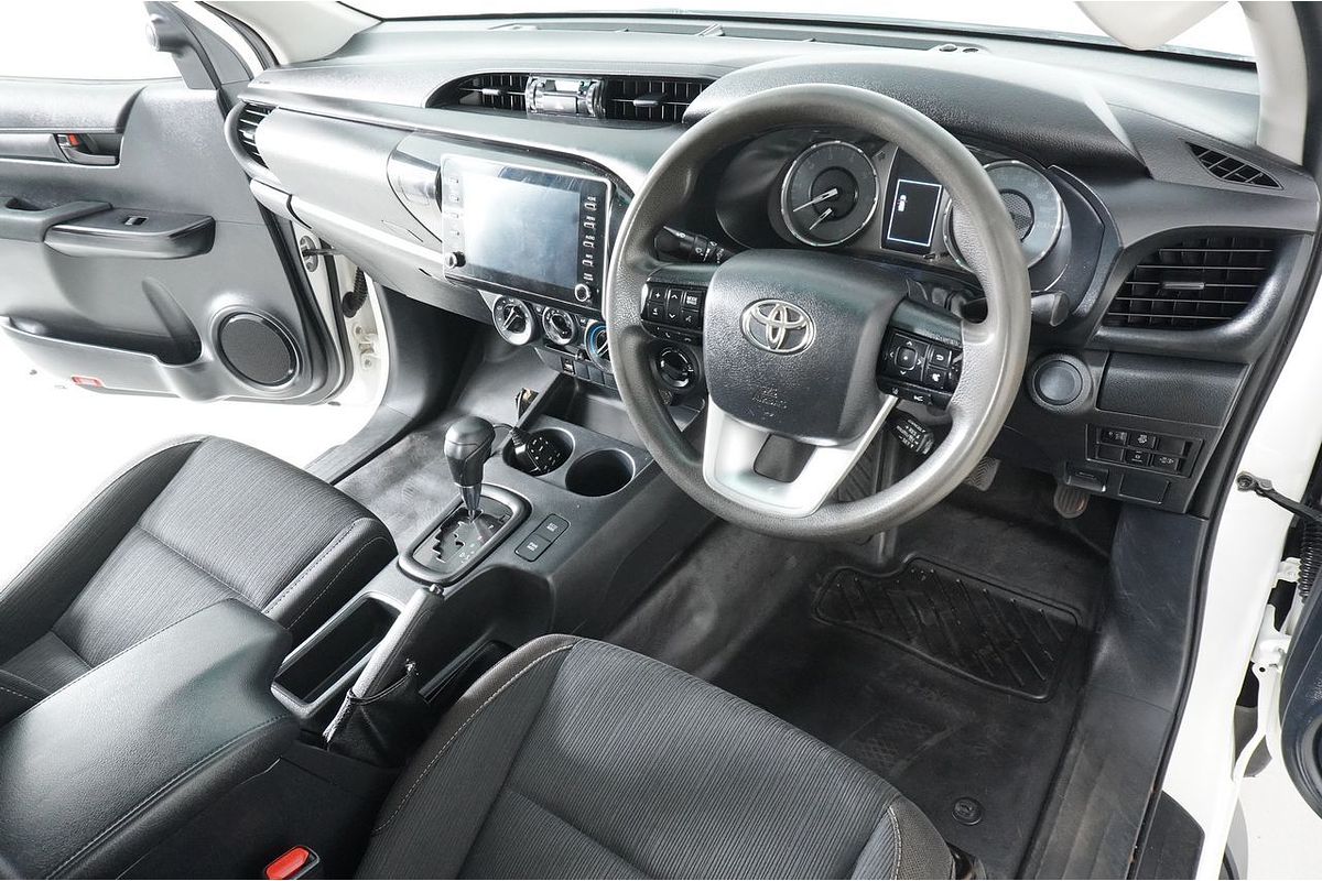2021 Toyota HILUX SR (4x4) GUN126R FACELIFT 4X4