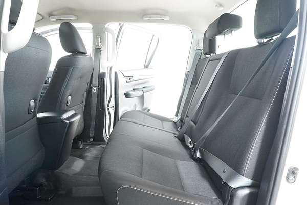 2021 Toyota HILUX SR (4x4) GUN126R FACELIFT 4X4