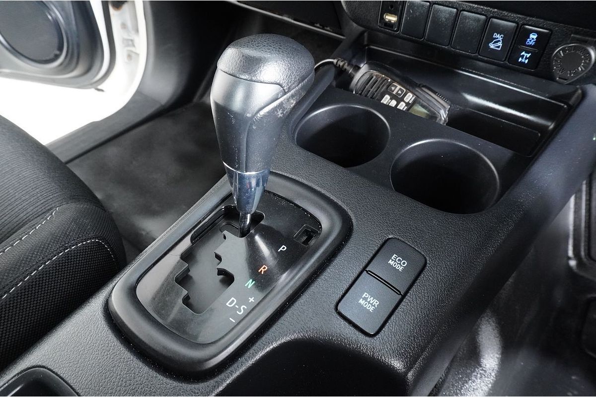 2020 Toyota HILUX SR (4x4) GUN126R FACELIFT 4X4