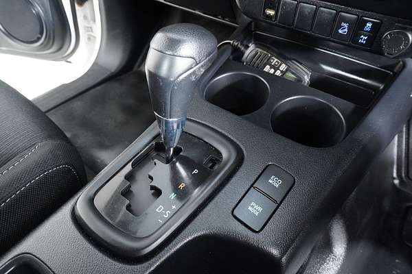 2020 Toyota HILUX SR (4x4) GUN126R FACELIFT 4X4