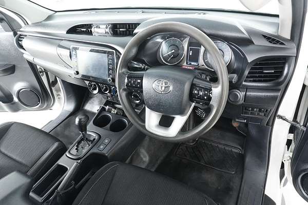 2020 Toyota HILUX SR (4x4) GUN126R FACELIFT 4X4